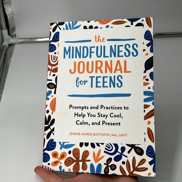 The mindfulness journal  lteens new book activity book calm happy thoughts book - Picture 1 of 14